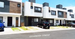 Casa En Venta En Zakia Querétaro