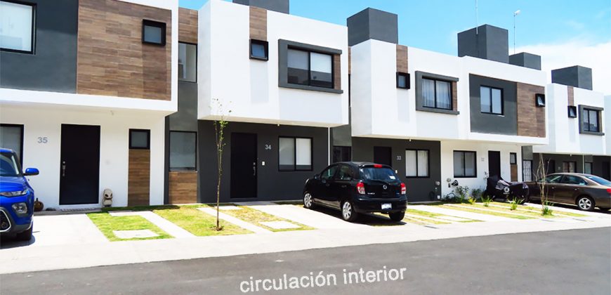 Casa En Venta En Zakia Querétaro