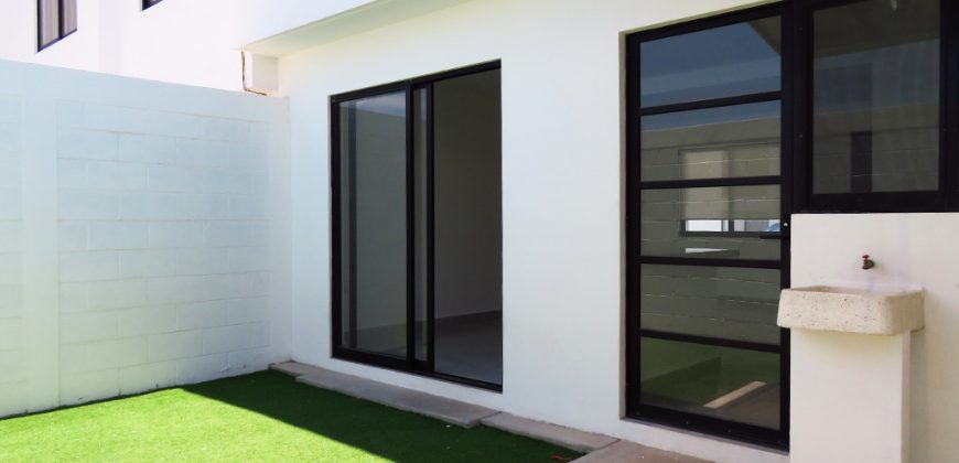 Casa En Venta En Zakia Querétaro