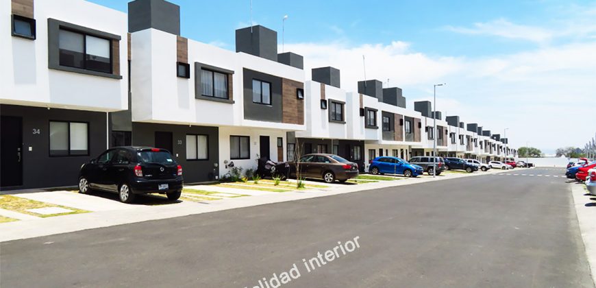 Casa En Venta En Zakia Querétaro