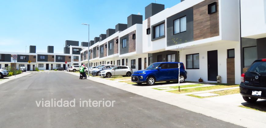 Casa En Venta En Zakia Querétaro