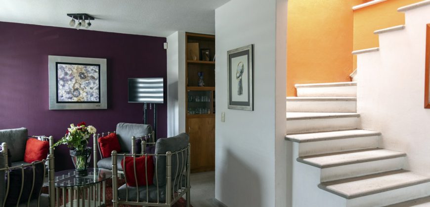 Residencia en condominio con excelente ubicación en Vista Esmeralda, Atizapán