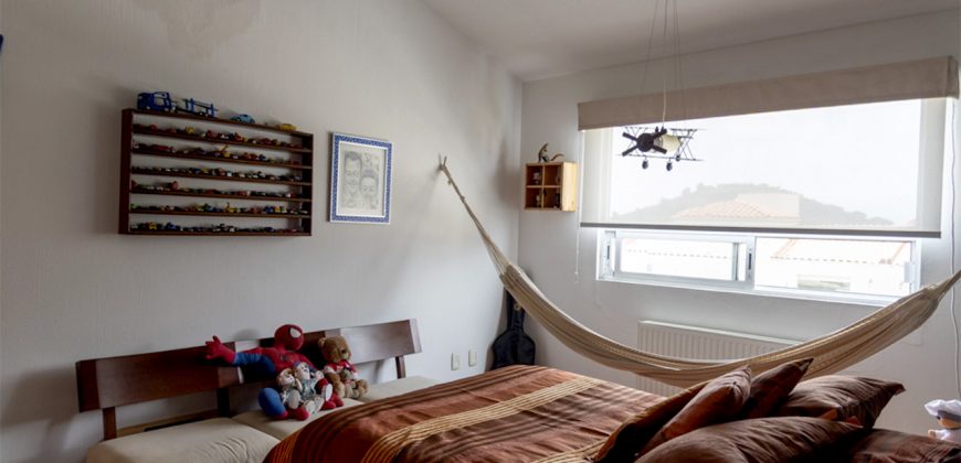 Residencia en condominio con excelente ubicación en Vista Esmeralda, Atizapán