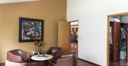 Residencia en condominio con excelente ubicación en Vista Esmeralda, Atizapán
