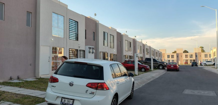 Casa En Renta En Villas De La Estancia Cerca Planta Toyota