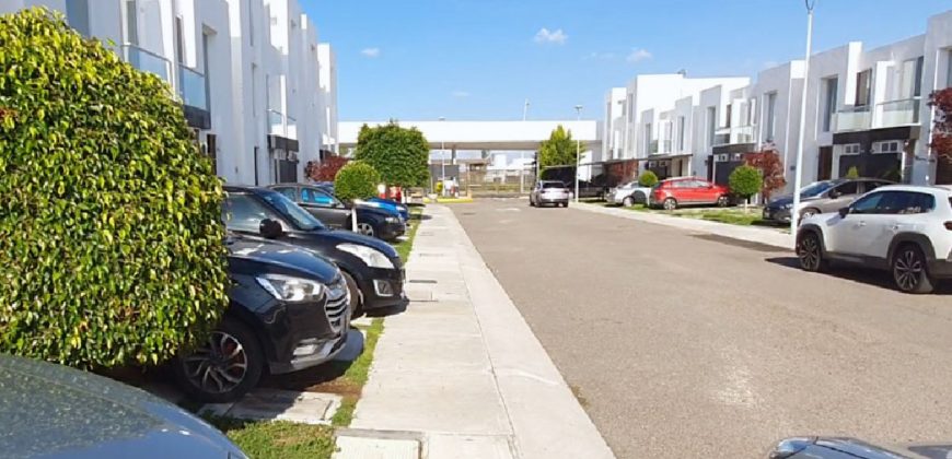 Casa En Renta En Zakia Querétaro